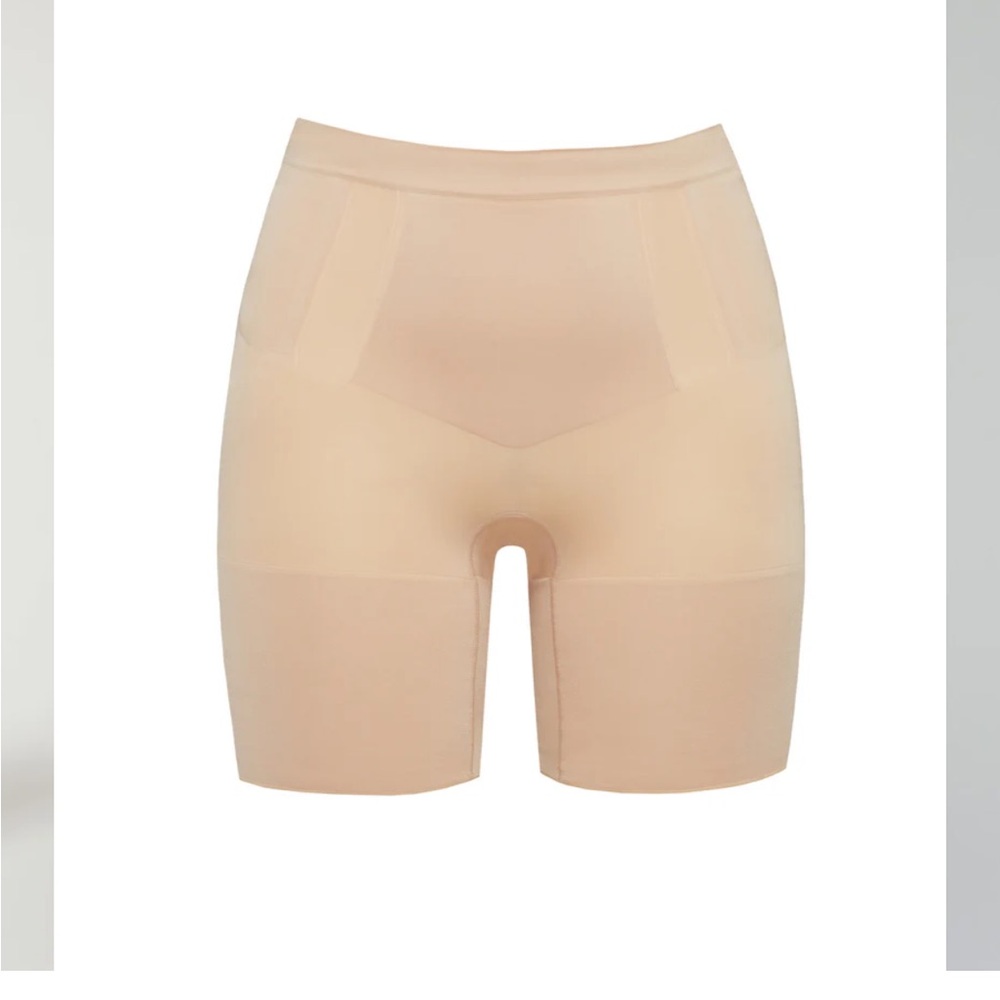 Spanx OnCore mid thigh shorts